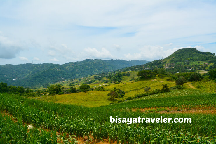 Mount Kan-irag: One Of The Most Scenic Lookouts In Cebu