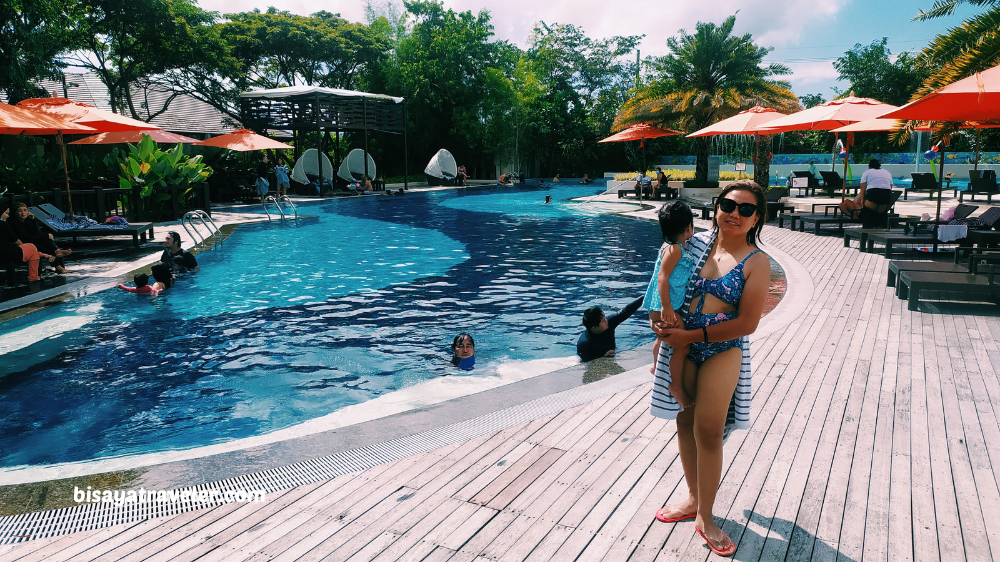 Crimson Resort Mactan: Mastering Dolce Far Niente